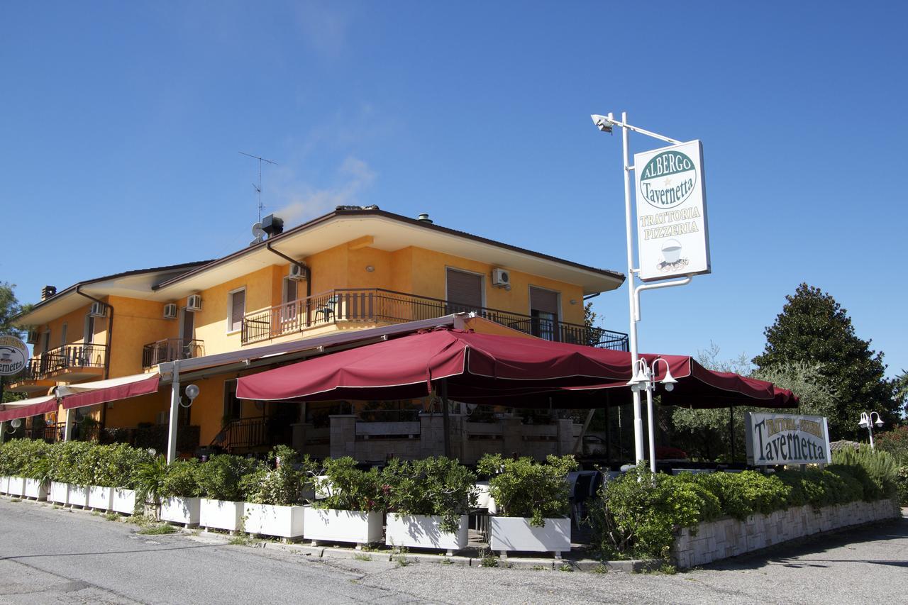 Albergo Tavernetta 卡斯特努沃德加尔达 外观 照片