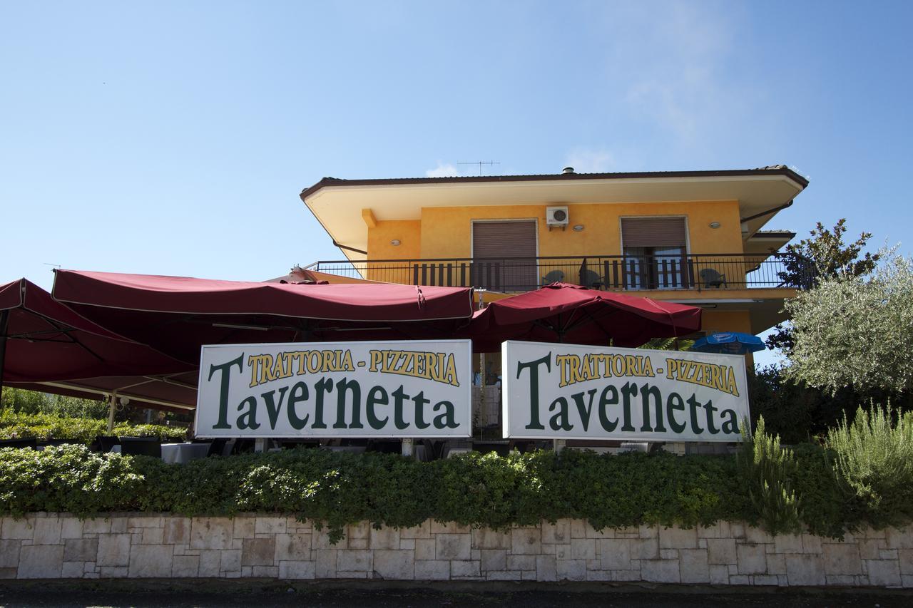 Albergo Tavernetta 卡斯特努沃德加尔达 外观 照片