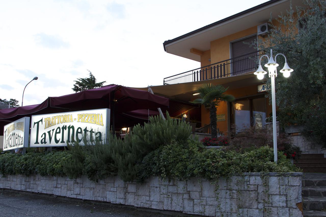 Albergo Tavernetta 卡斯特努沃德加尔达 外观 照片