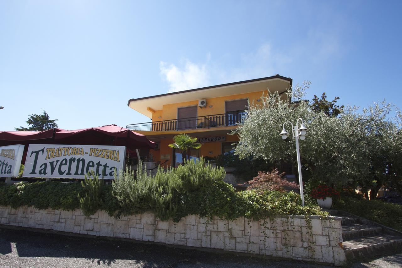 Albergo Tavernetta 卡斯特努沃德加尔达 外观 照片